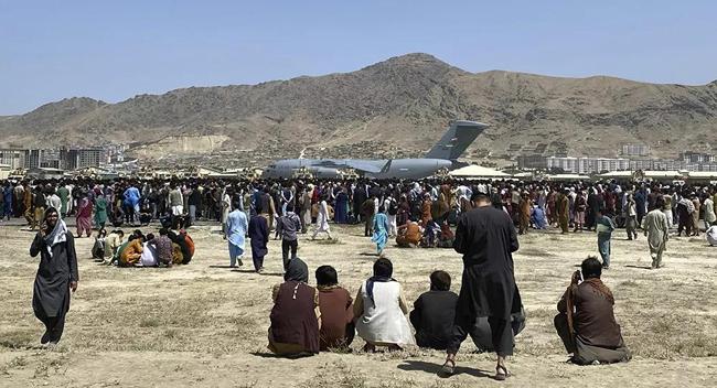 美军9架C-17飞抵喀布尔，美媒：数以万计需撤离人员大部分不在机场
